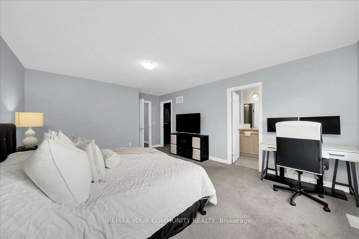 211, Landolfi, Bradford, Bradford West Gwillimbury