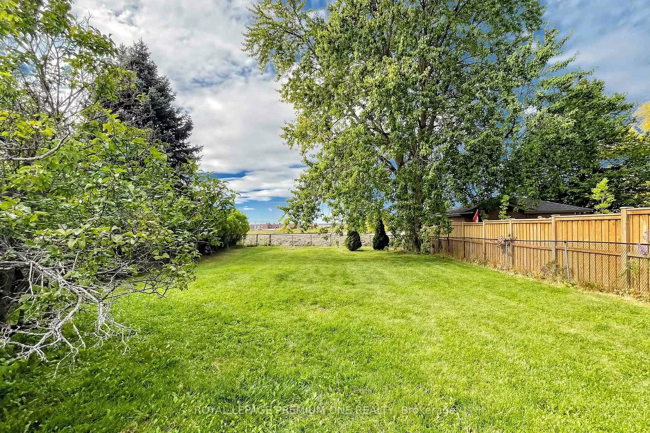 98, Thornton, Bradford, Bradford West Gwillimbury