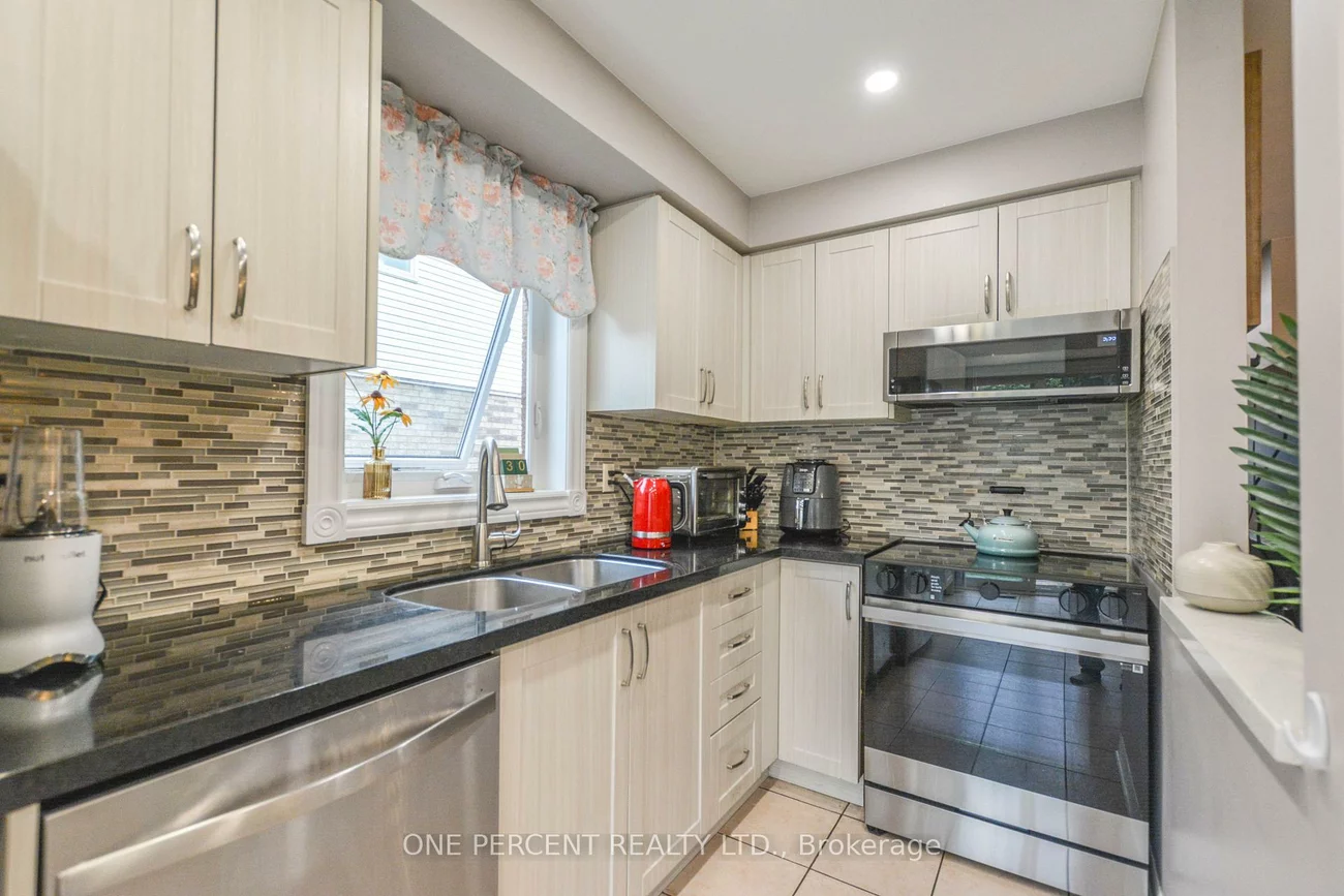 90, Breeze, Bradford, Bradford West Gwillimbury