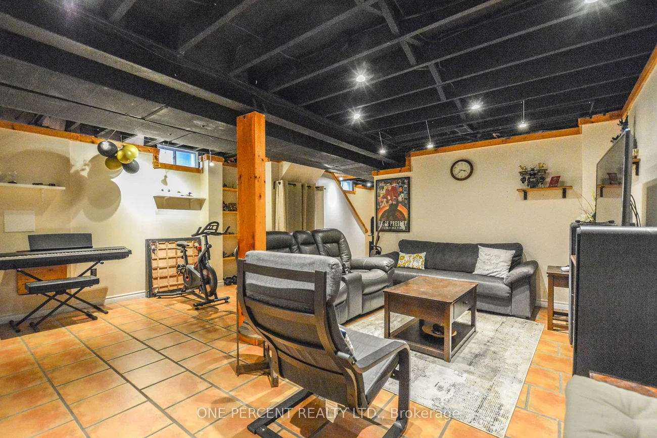 90, Breeze, Bradford, Bradford West Gwillimbury