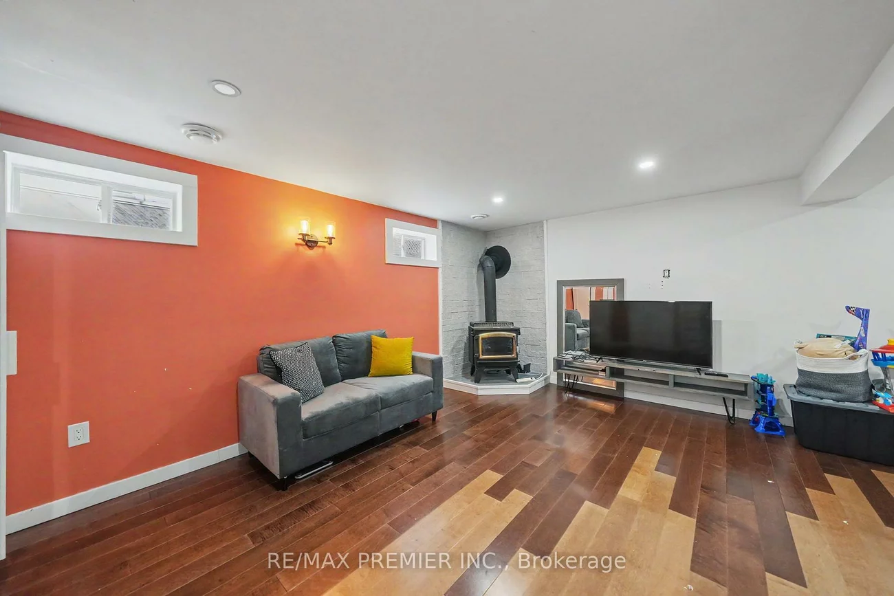 249, Britannia, Bradford, Bradford West Gwillimbury