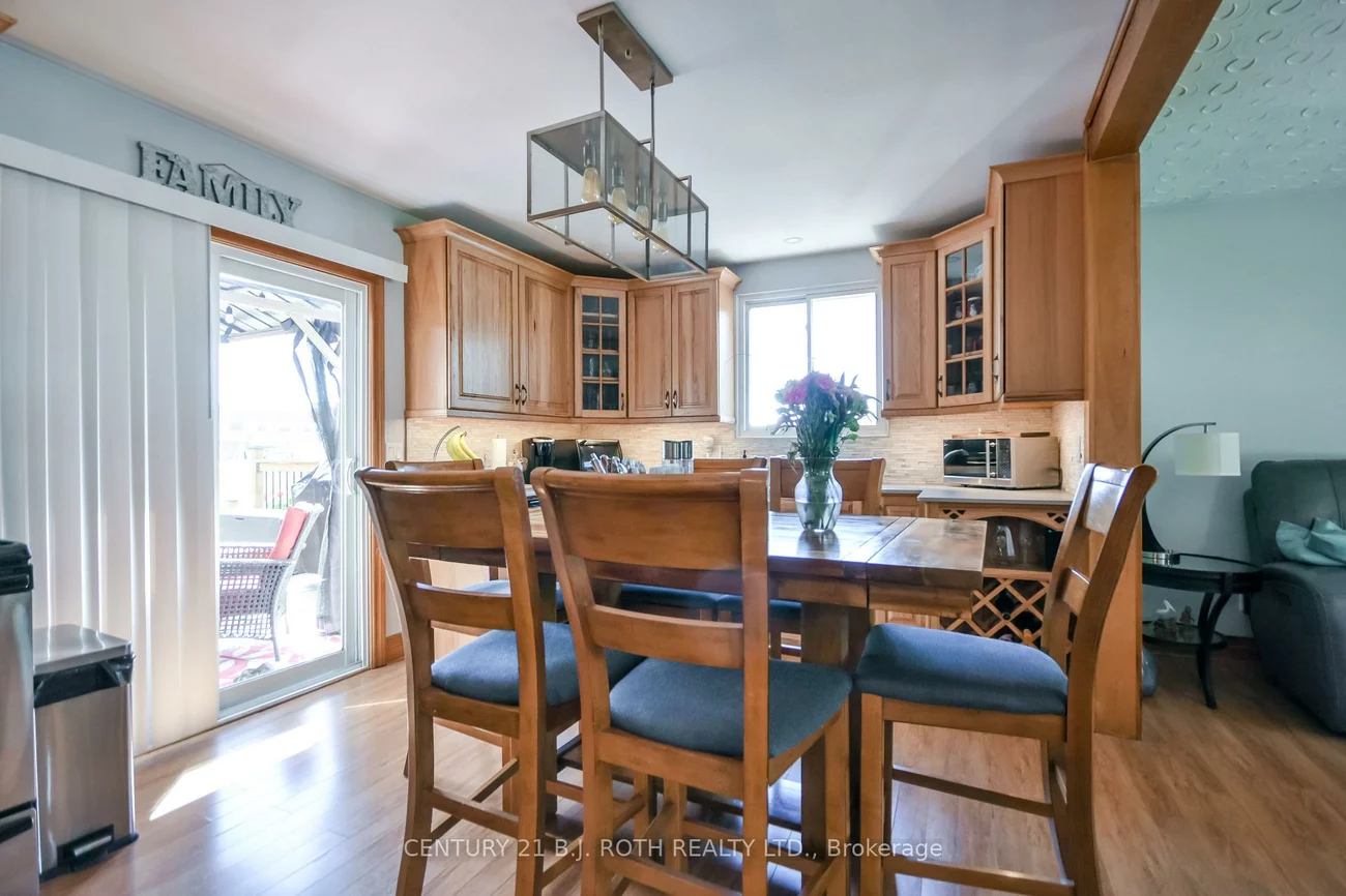 671, Simcoe, Bradford, Bradford West Gwillimbury