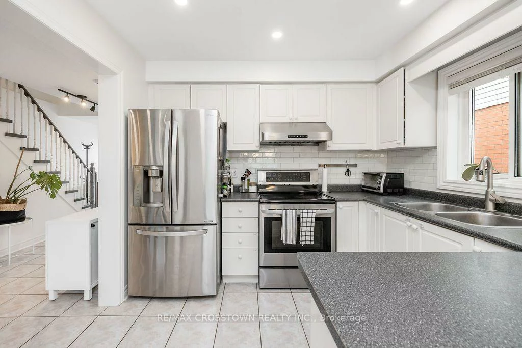 76, Breeze, Bradford, Bradford West Gwillimbury