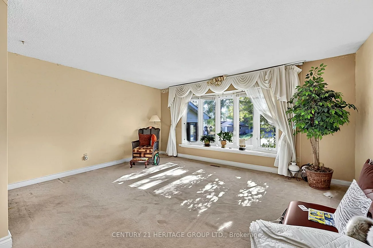 171, Lee, Bradford, Bradford West Gwillimbury