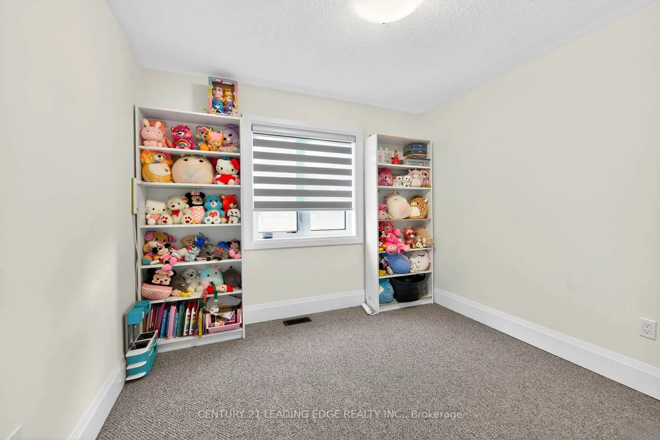 235, Ferragine, Bradford, Bradford West Gwillimbury