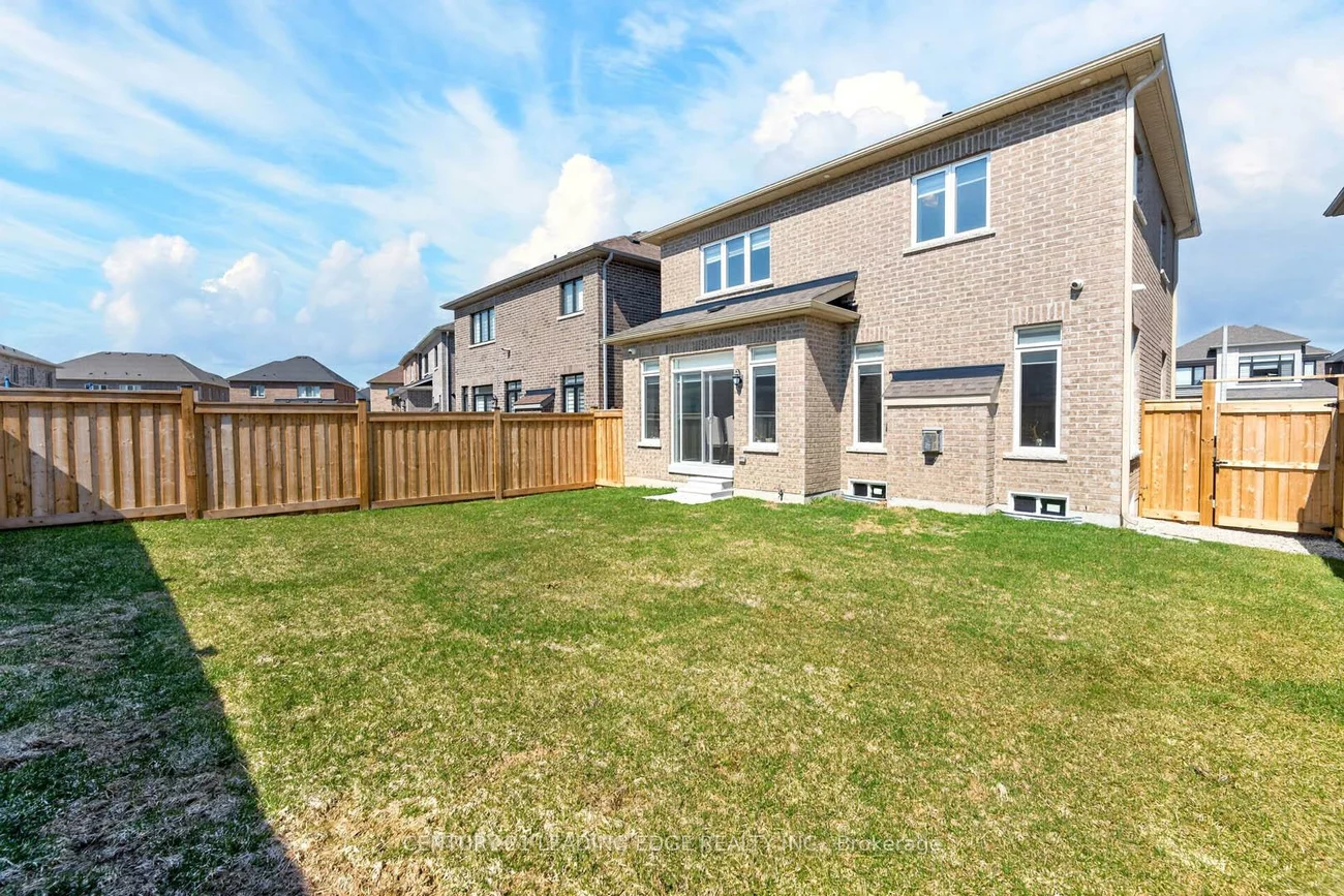 235, Ferragine, Bradford, Bradford West Gwillimbury