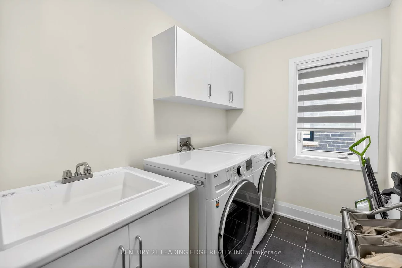 235, Ferragine, Bradford, Bradford West Gwillimbury