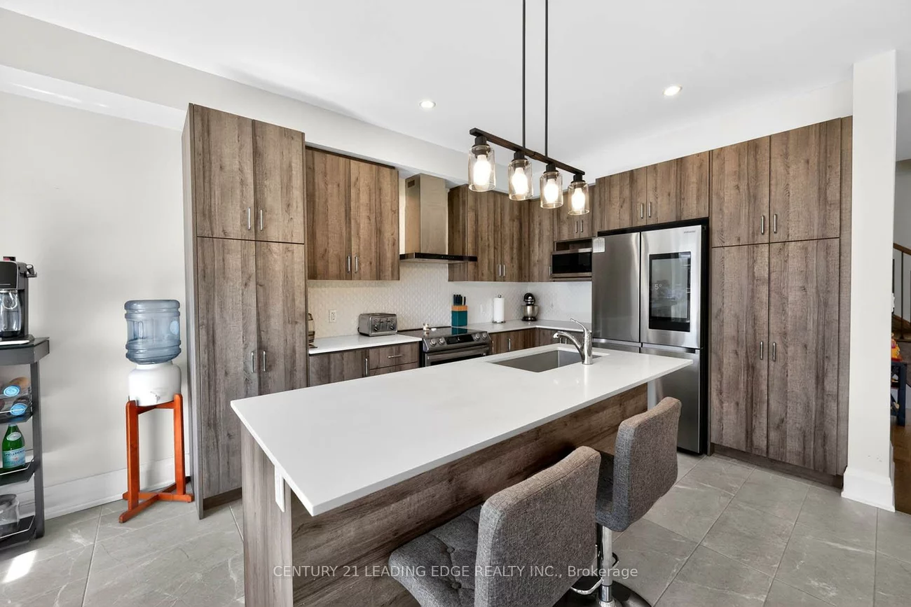 235, Ferragine, Bradford, Bradford West Gwillimbury