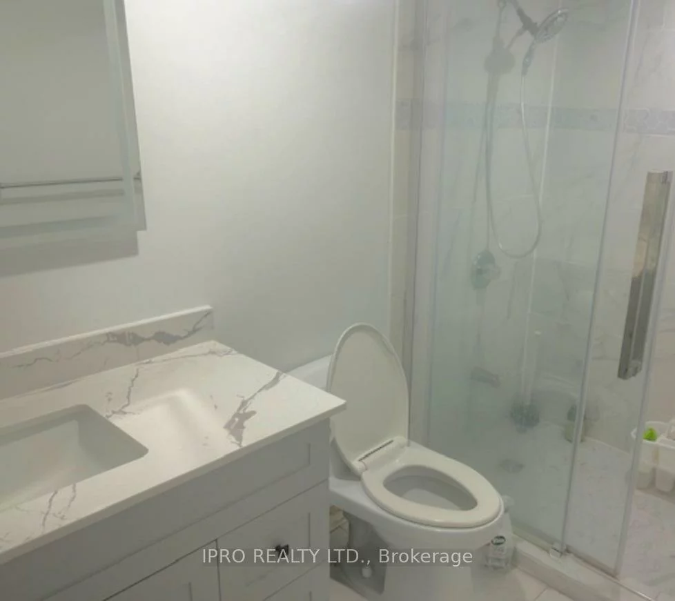 102, Southlake, Madoc, Brampton