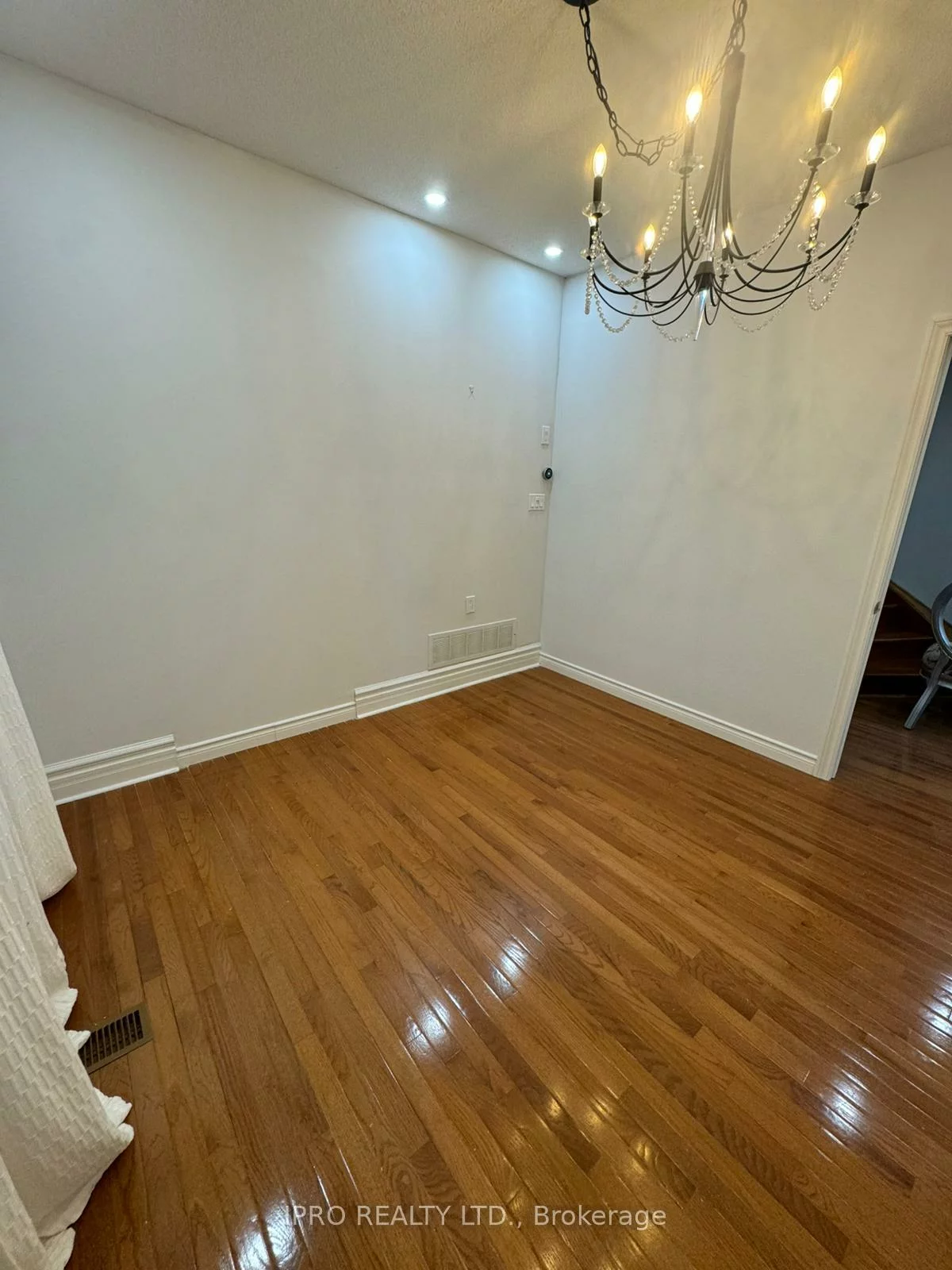 102, Southlake, Madoc, Brampton