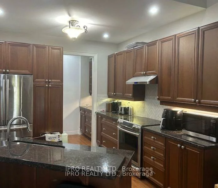 102, Southlake, Madoc, Brampton