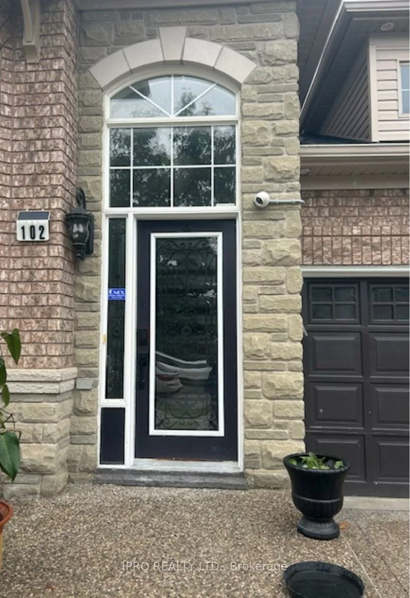 102, Southlake, Madoc, Brampton