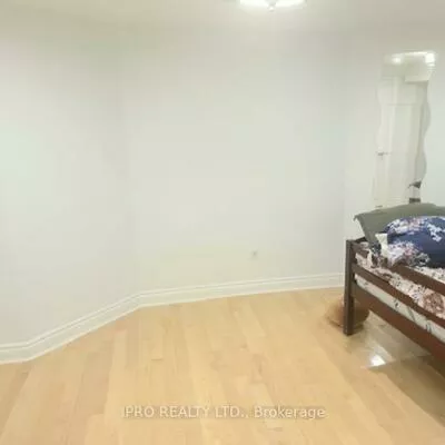 102, Southlake, Madoc, Brampton