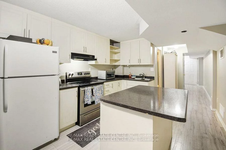 112, Commodore, Credit Valley, Brampton