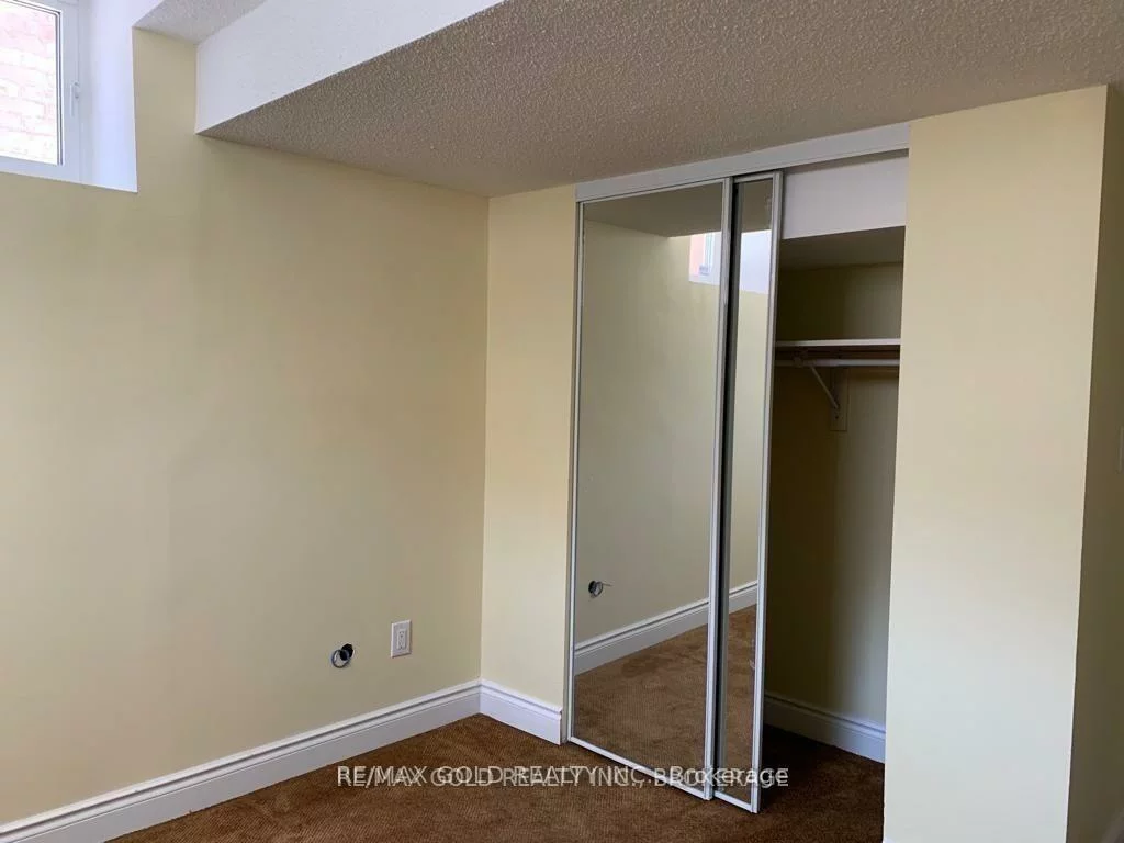 23, Autumn Ridge, Sandringham-Wellington, Brampton