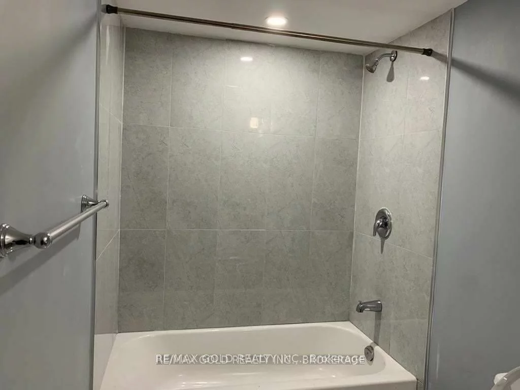 23, Autumn Ridge, Sandringham-Wellington, Brampton