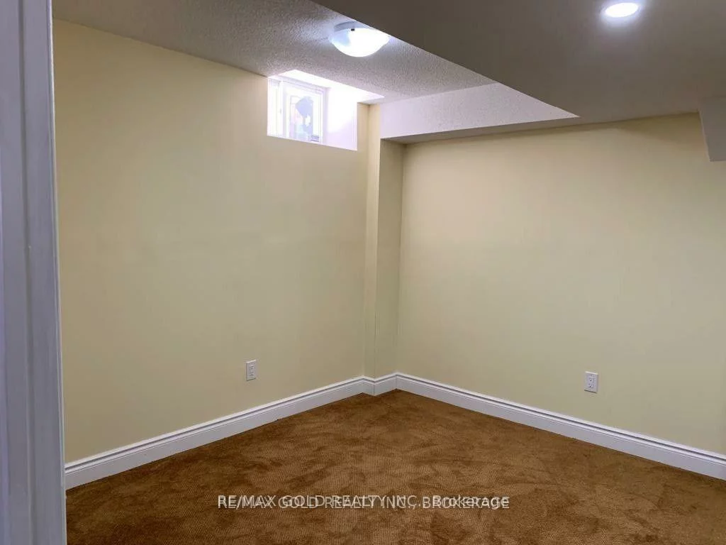 23, Autumn Ridge, Sandringham-Wellington, Brampton