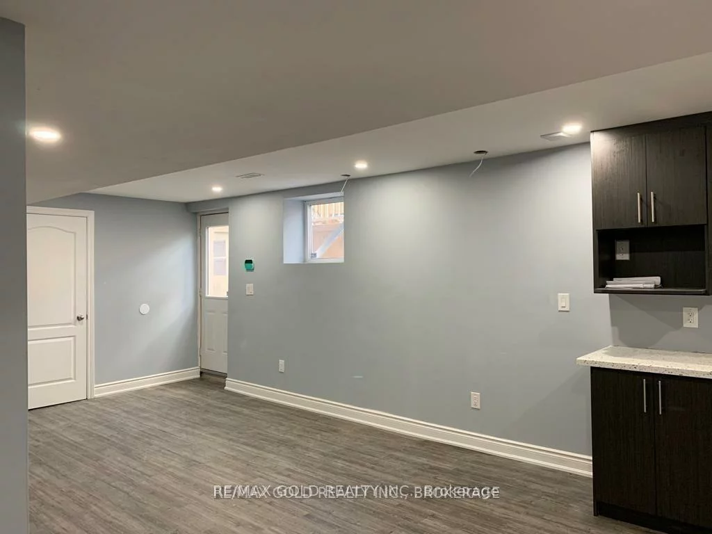23, Autumn Ridge, Sandringham-Wellington, Brampton