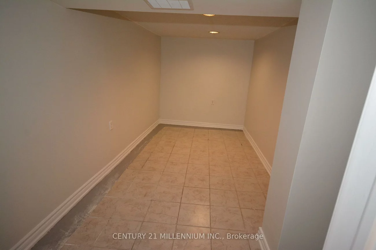 8, West, Downtown Brampton, Brampton