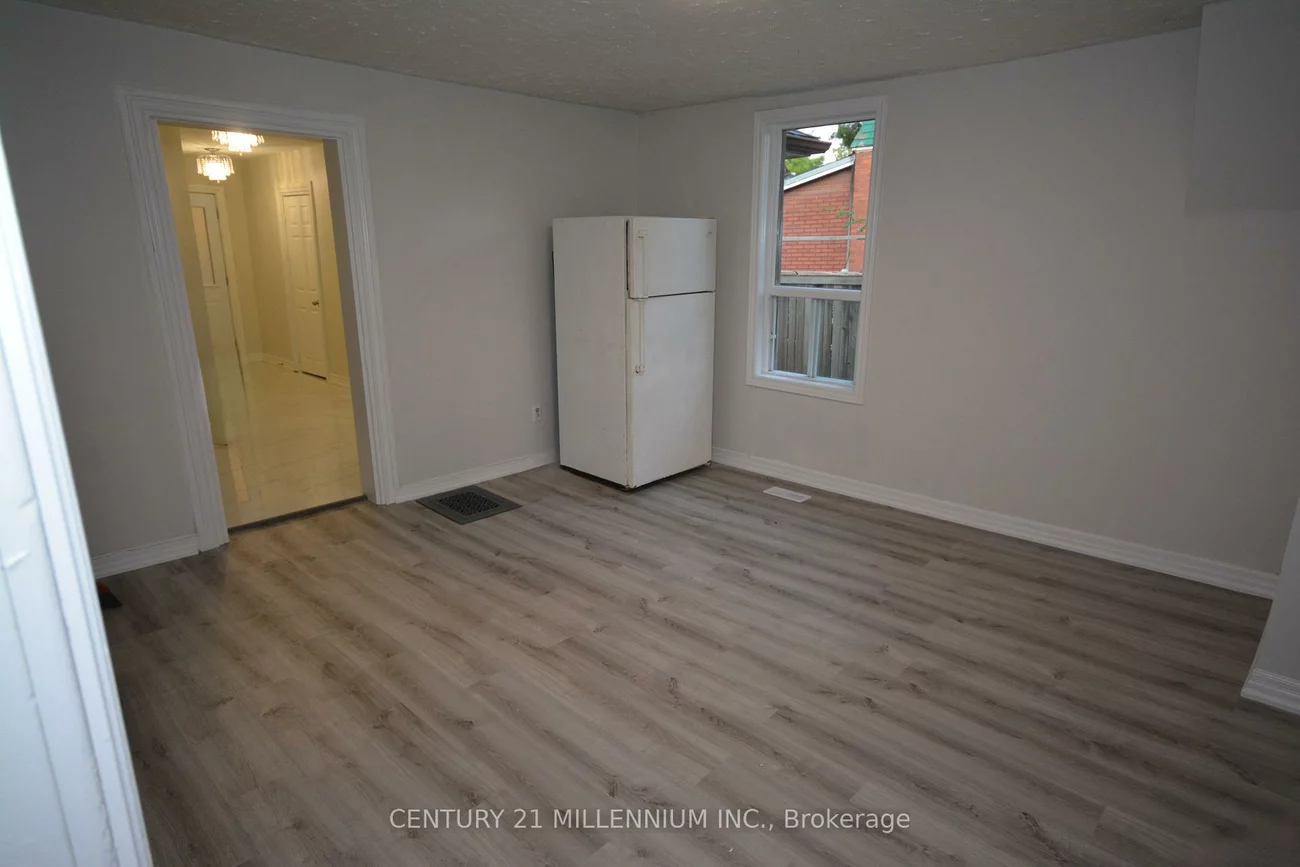 8, West, Downtown Brampton, Brampton