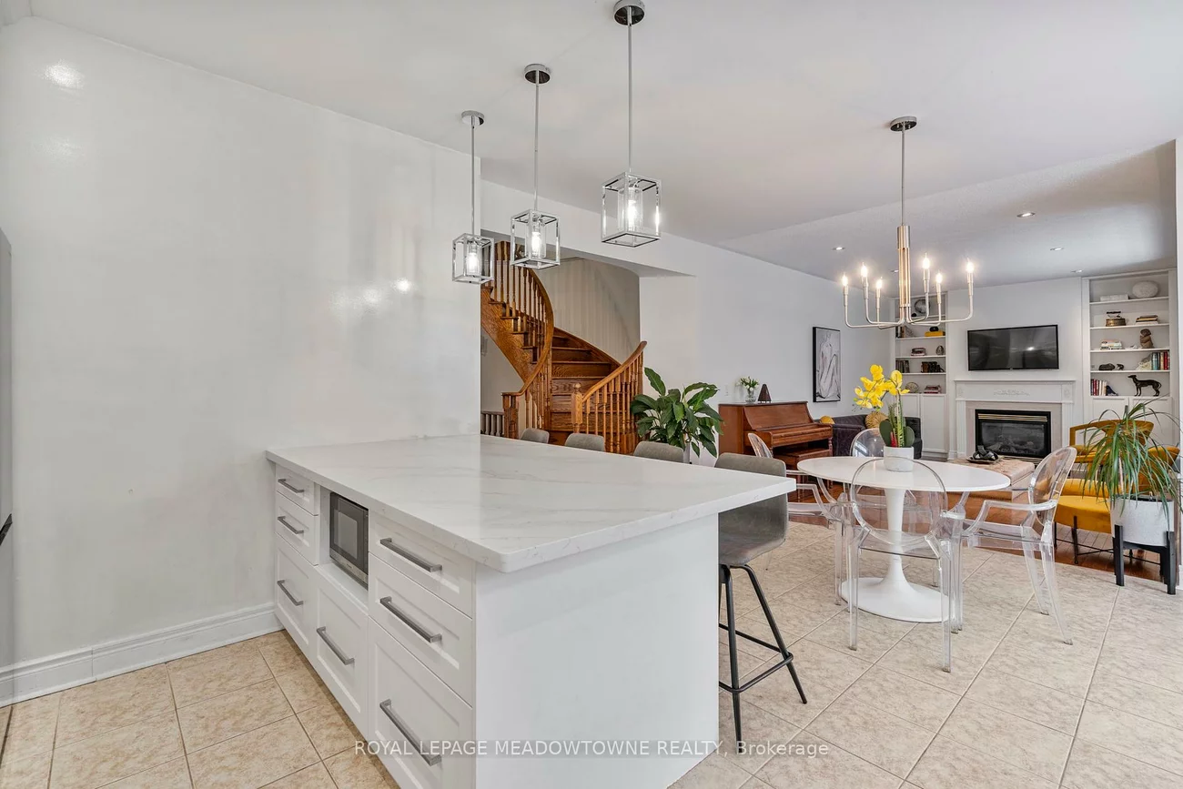 33, Nova Scotia, Bram West, Brampton