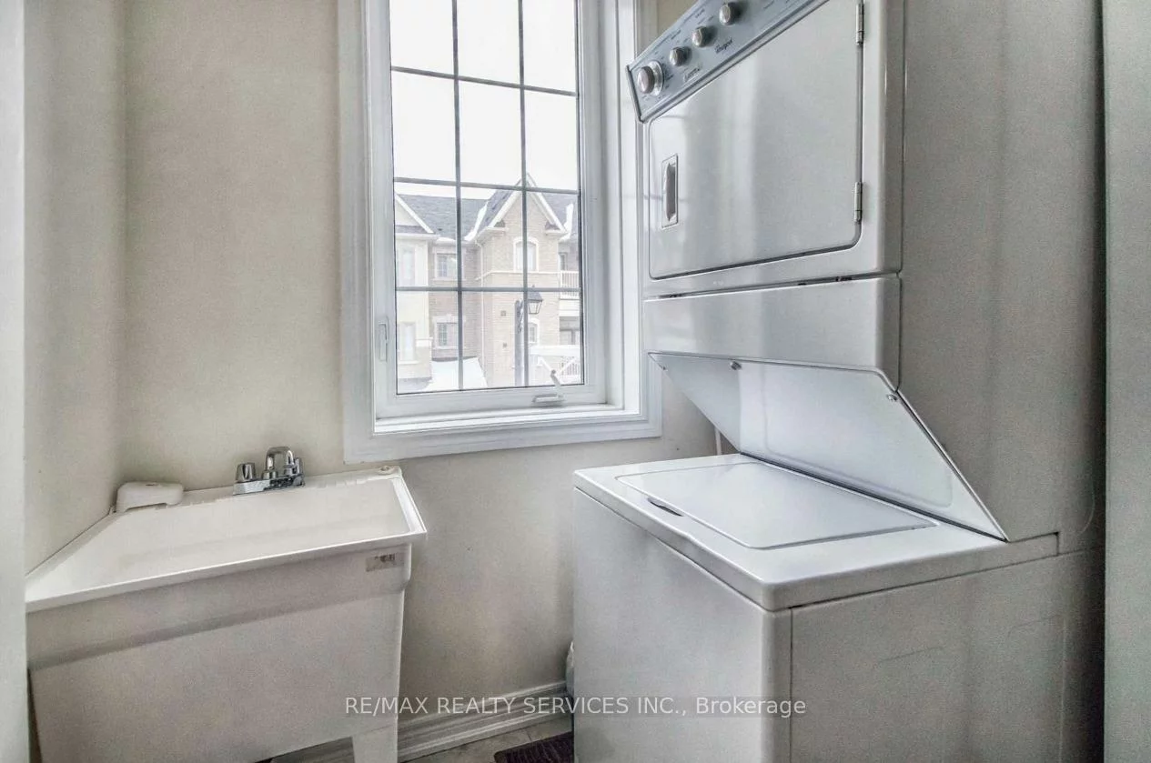 8, Rabbit Run, Heart Lake, Brampton