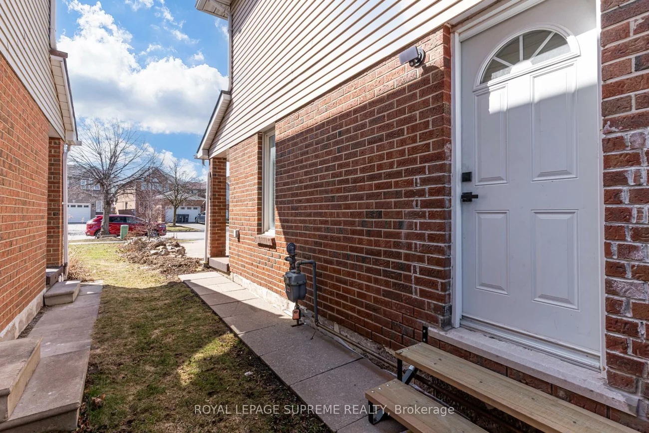 8, Sunshade, Heart Lake West, Brampton