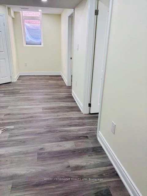418, Royal West, Credit Valley, Brampton