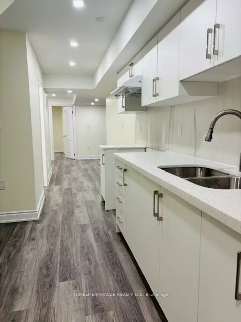 418, Royal West, Credit Valley, Brampton