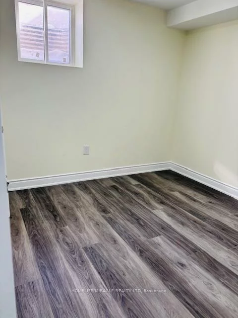 418, Royal West, Credit Valley, Brampton