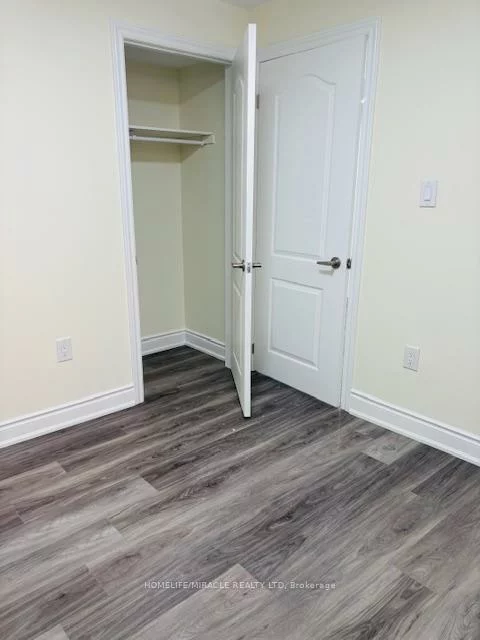 418, Royal West, Credit Valley, Brampton