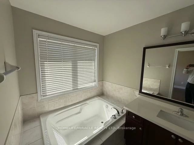 48, Pendulum, Sandringham-Wellington, Brampton