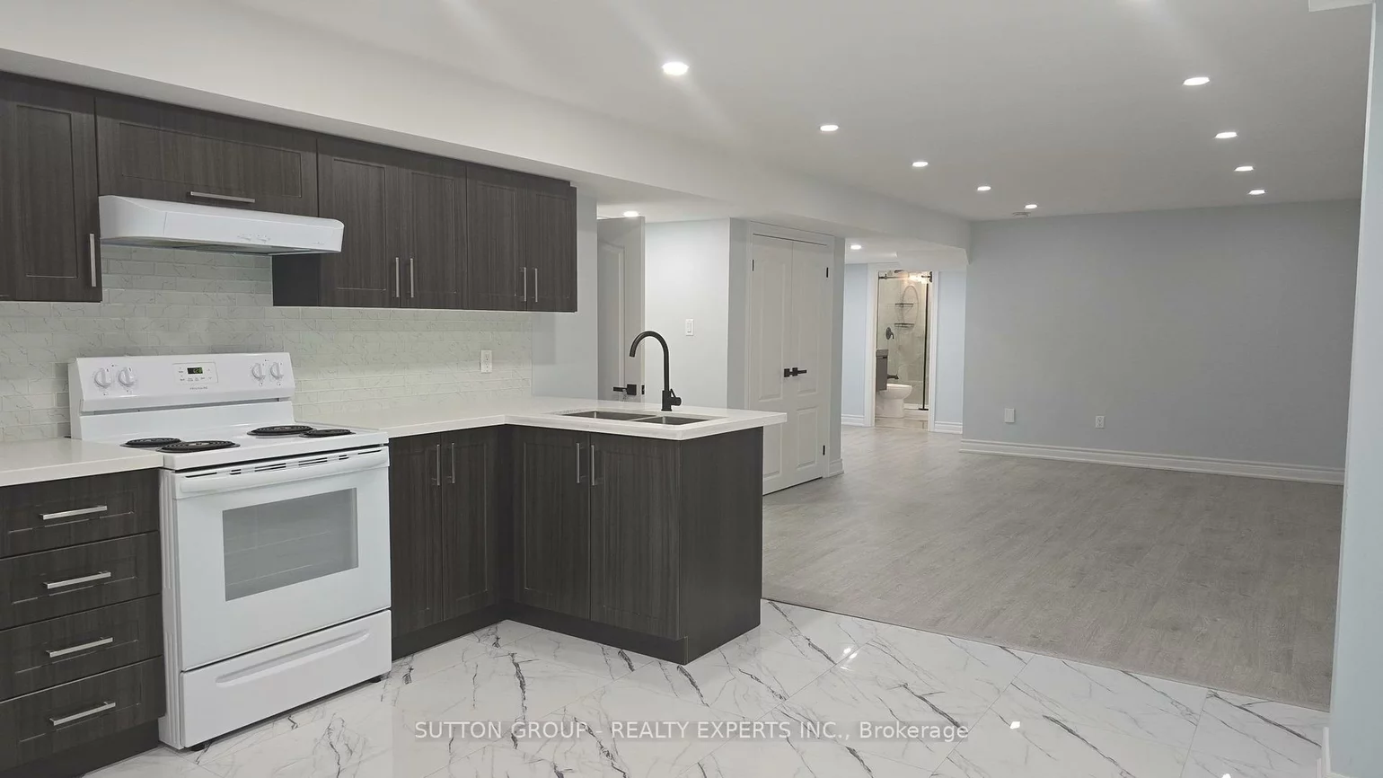10, Levida, Vales of Castlemore, Brampton