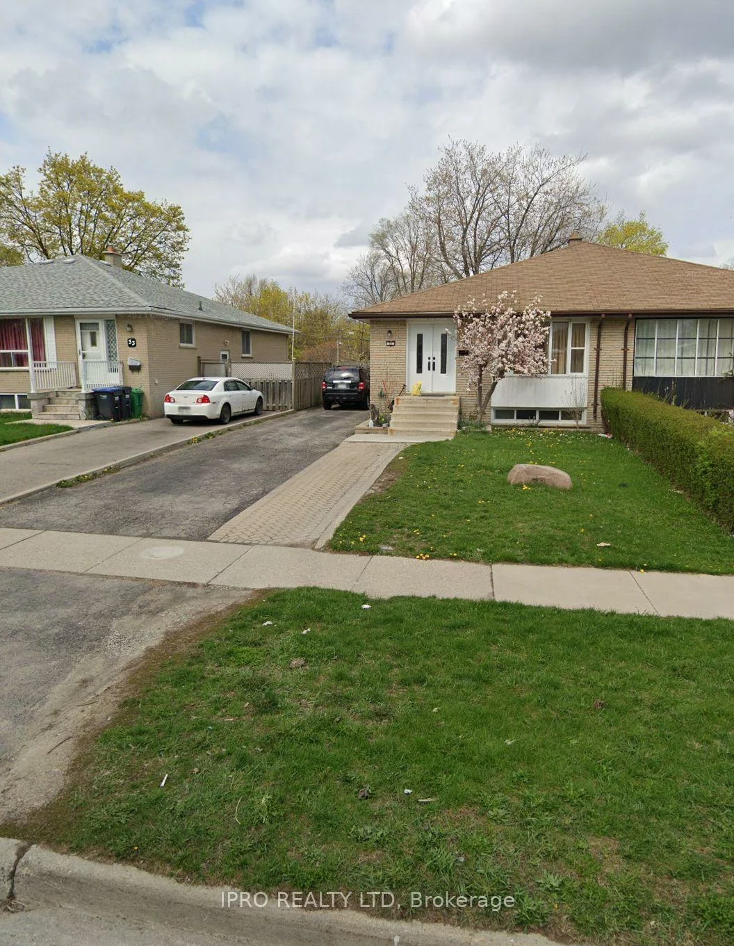 31, Aloma, Avondale, Brampton