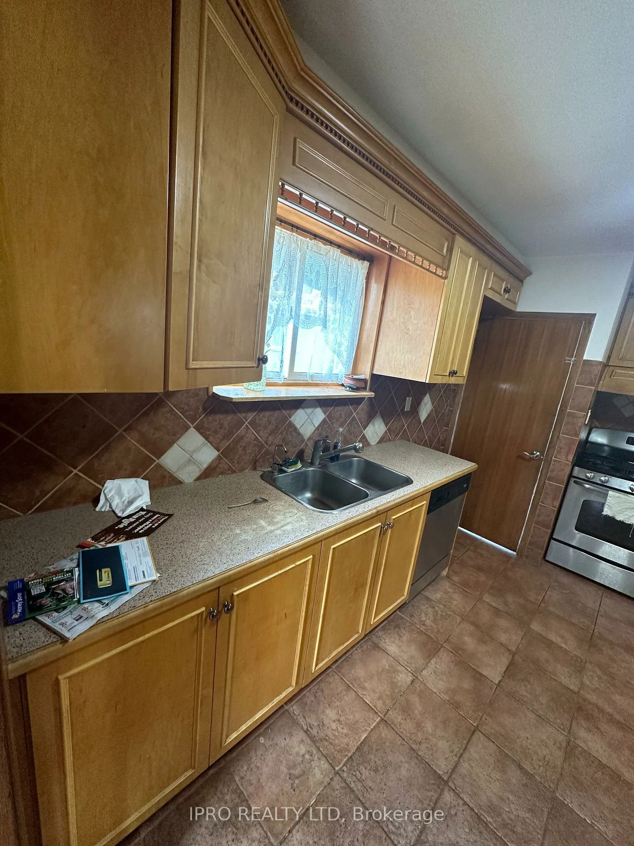 31, Aloma, Avondale, Brampton