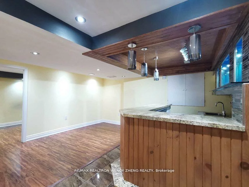 19, Village Lake, Bramalea North Industrial, Brampton