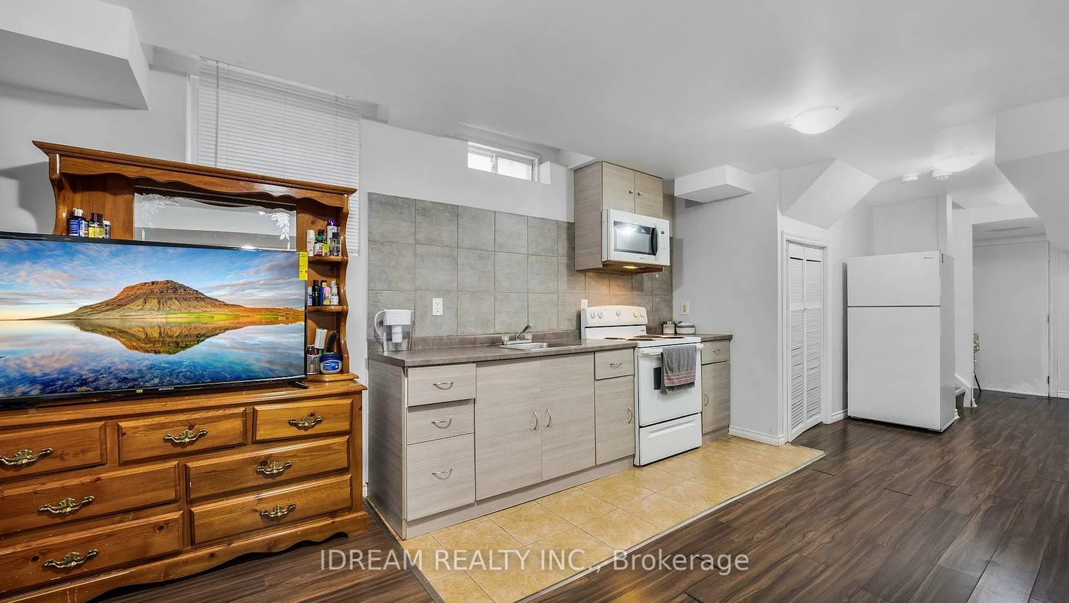 21, Chalkfarm, Northwest Sandalwood Parkway, Brampton