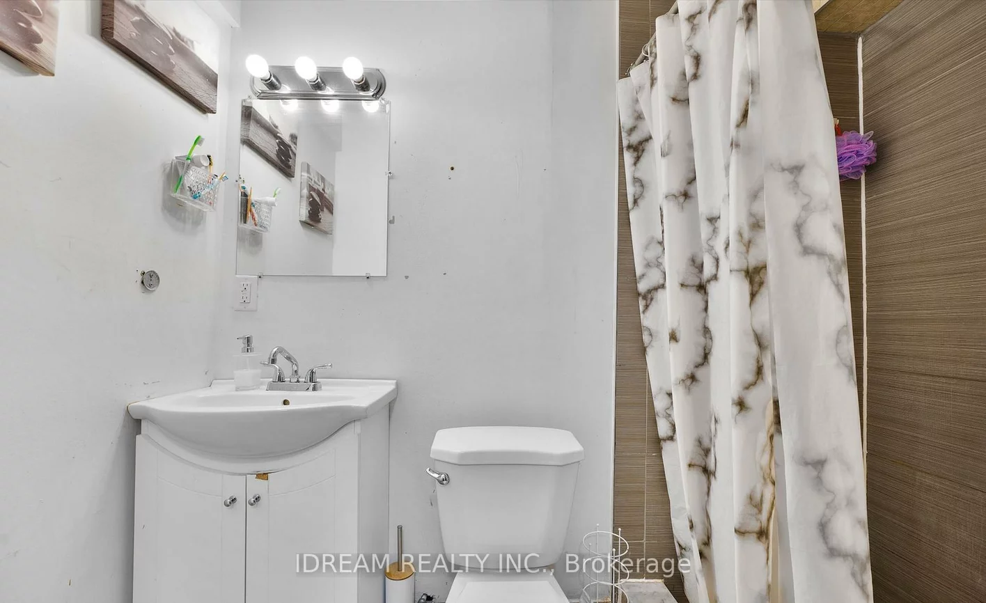 21, Chalkfarm, Northwest Sandalwood Parkway, Brampton