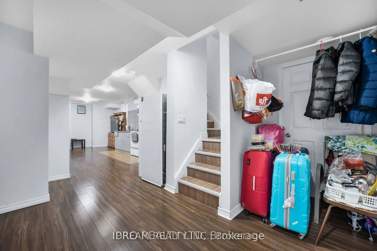 21, Chalkfarm, Northwest Sandalwood Parkway, Brampton