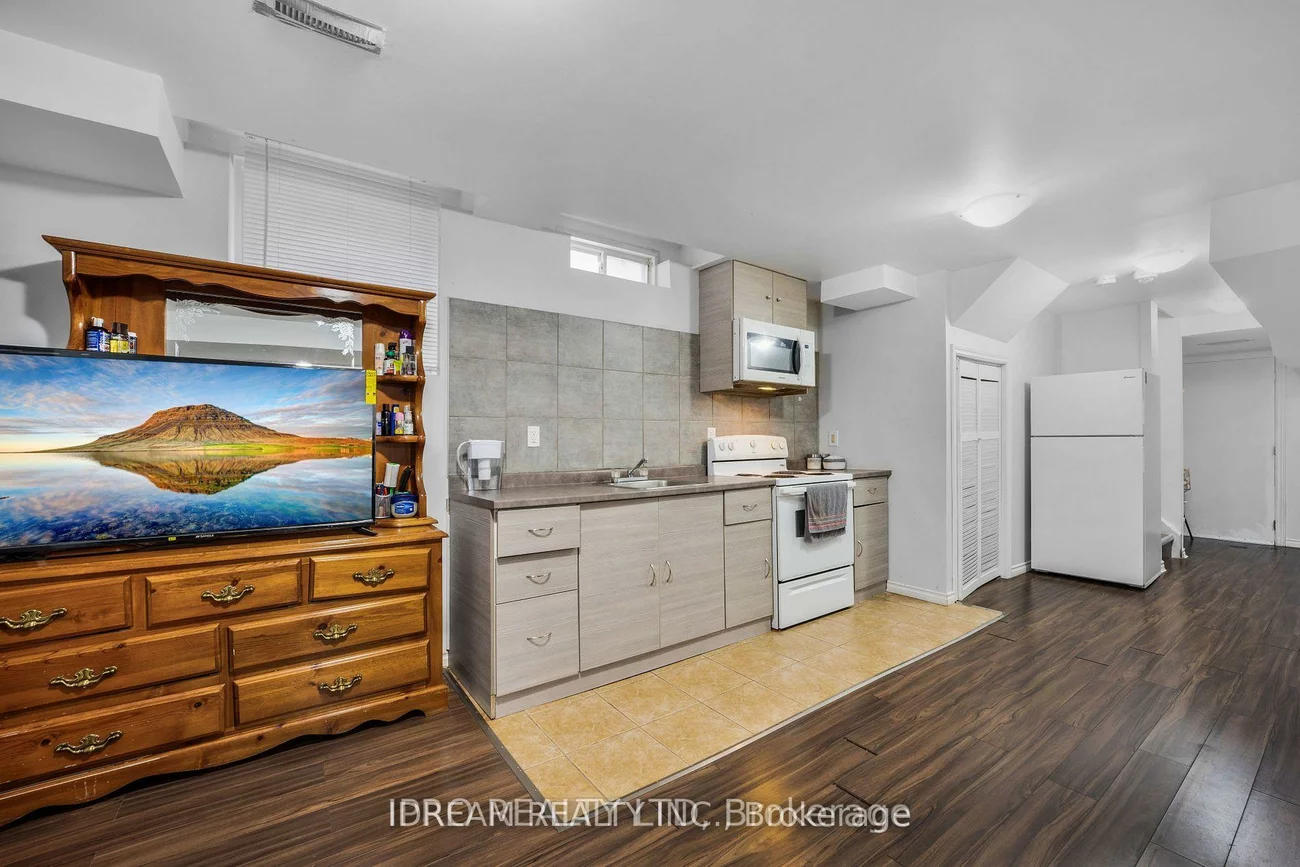 21, Chalkfarm, Northwest Sandalwood Parkway, Brampton