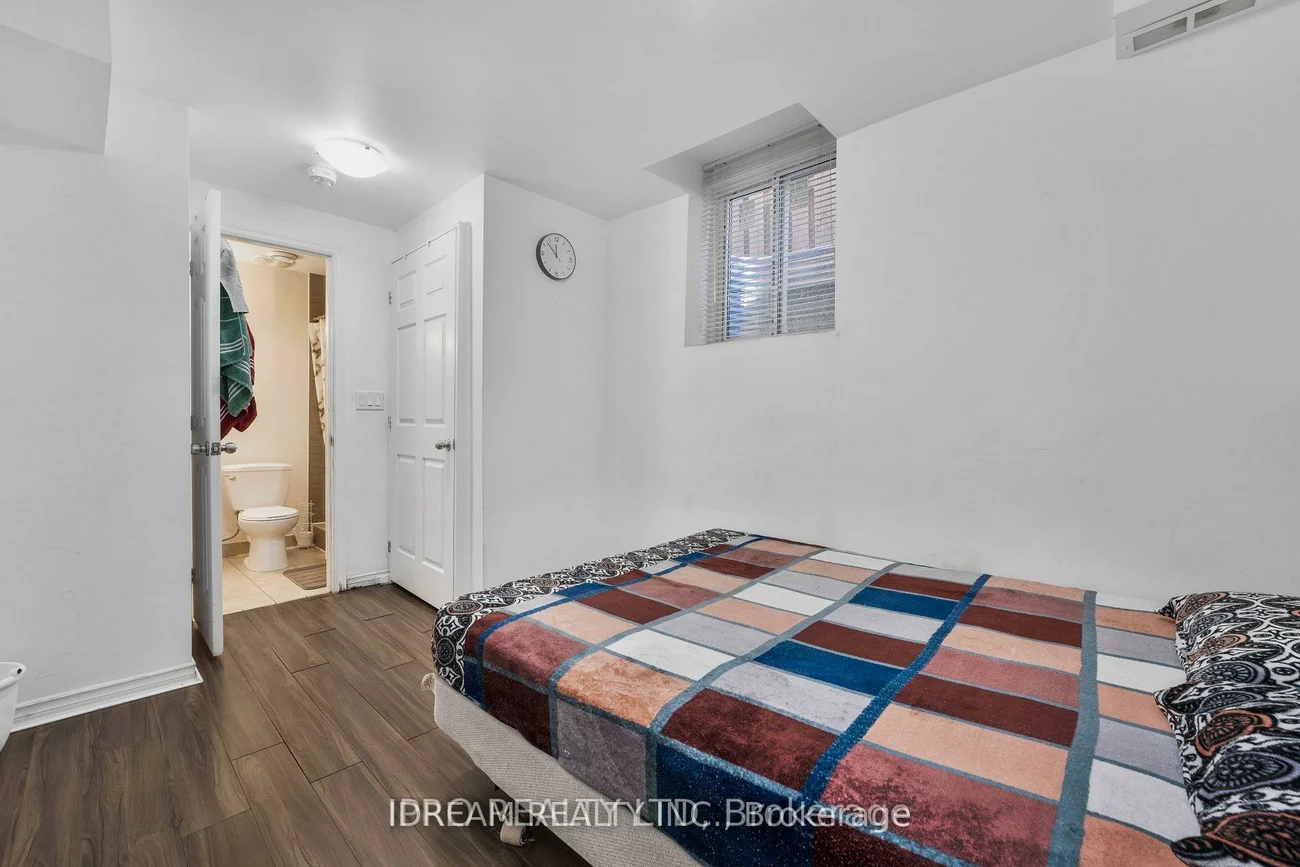 21, Chalkfarm, Northwest Sandalwood Parkway, Brampton