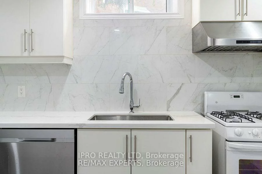30, Larchwood, Westgate, Brampton