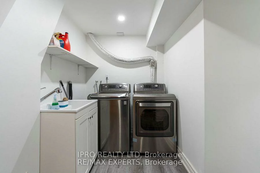 30, Larchwood, Westgate, Brampton