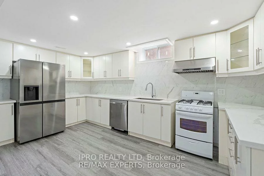 30, Larchwood, Westgate, Brampton