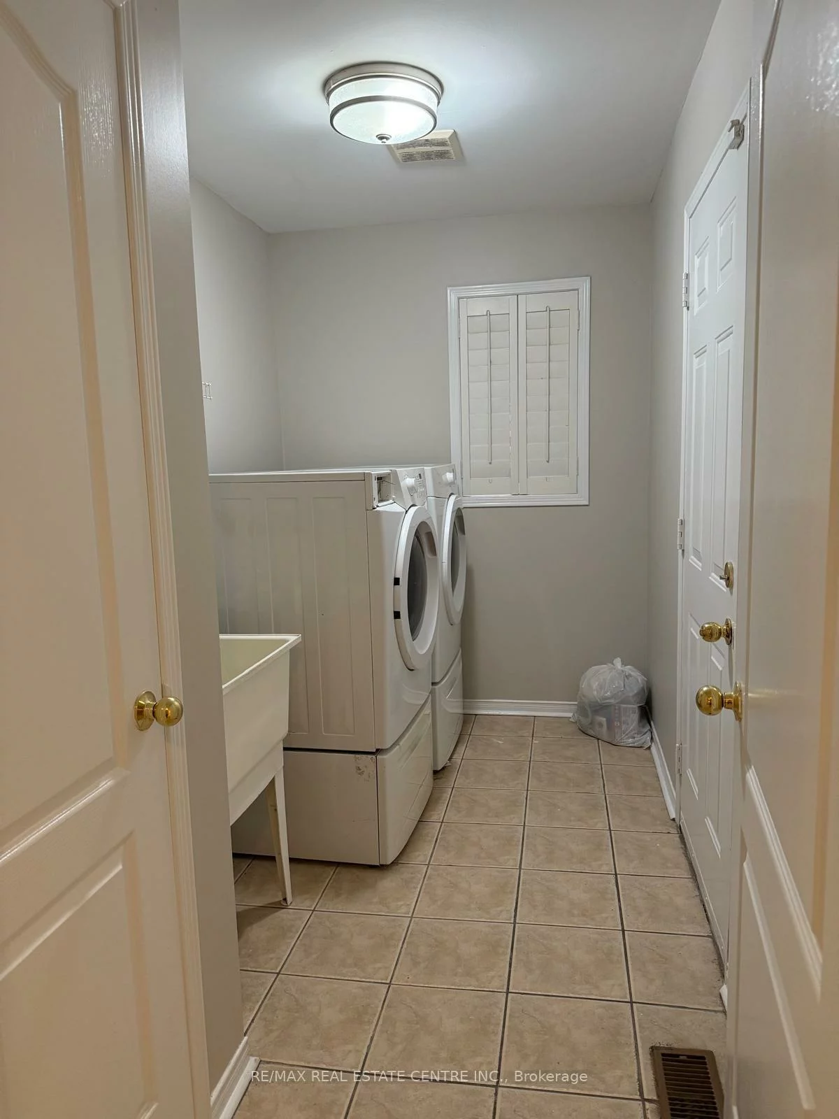 29, El Camino, Fletcher's Meadow, Brampton