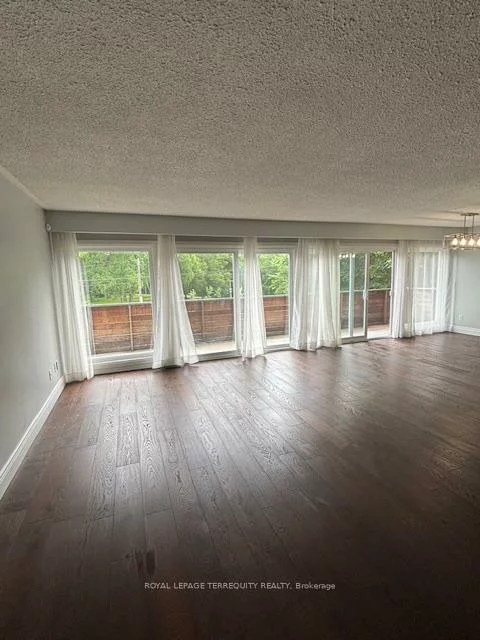65, Mary, Downtown Brampton, Brampton