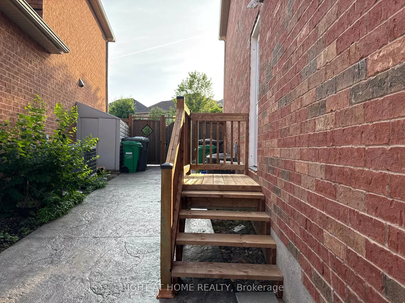 22, Kawana, Bram West, Brampton