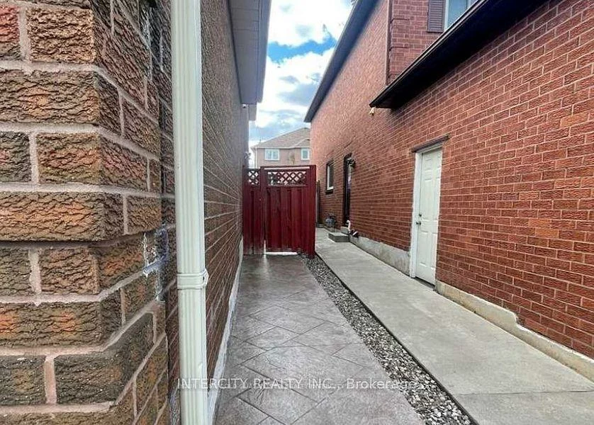 24, Fincham, Northwood Park, Brampton