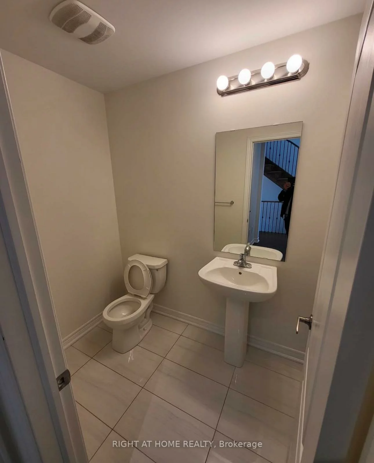 27, Hashmi, Credit Valley, Brampton