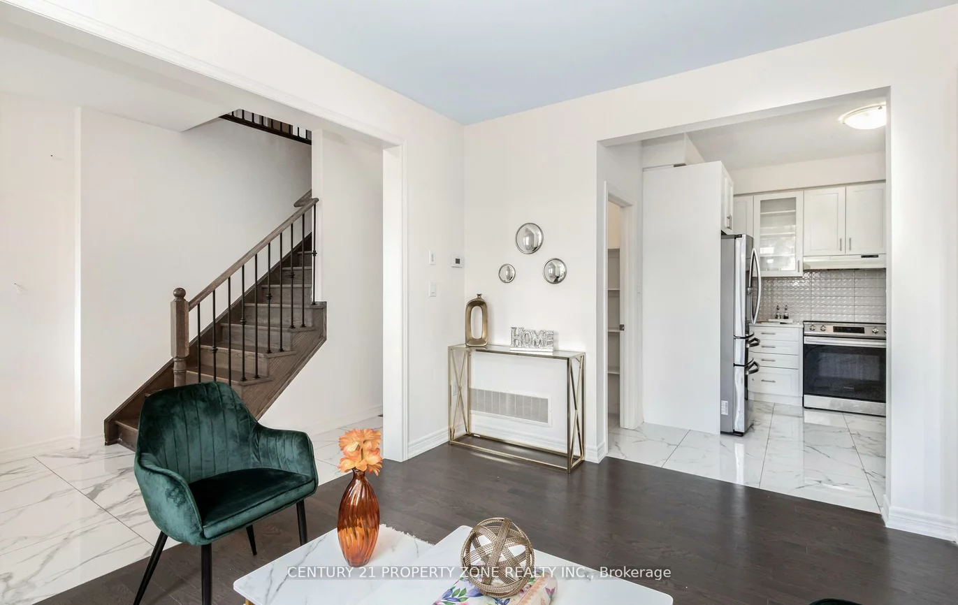 33, Dunley, Credit Valley, Brampton